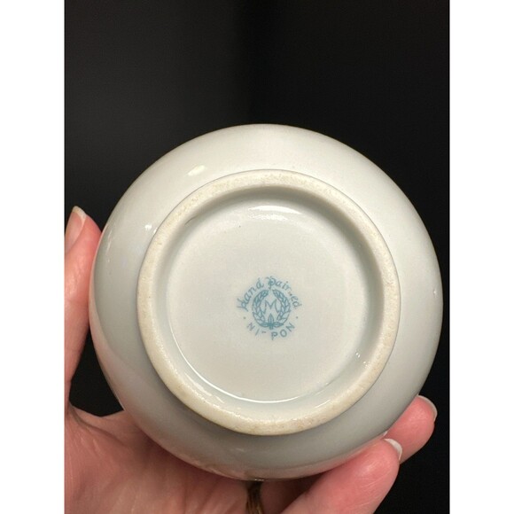 Antique Nippon Moriage Vase w/ Damage M-in-Wreath - Picture 6 of 8